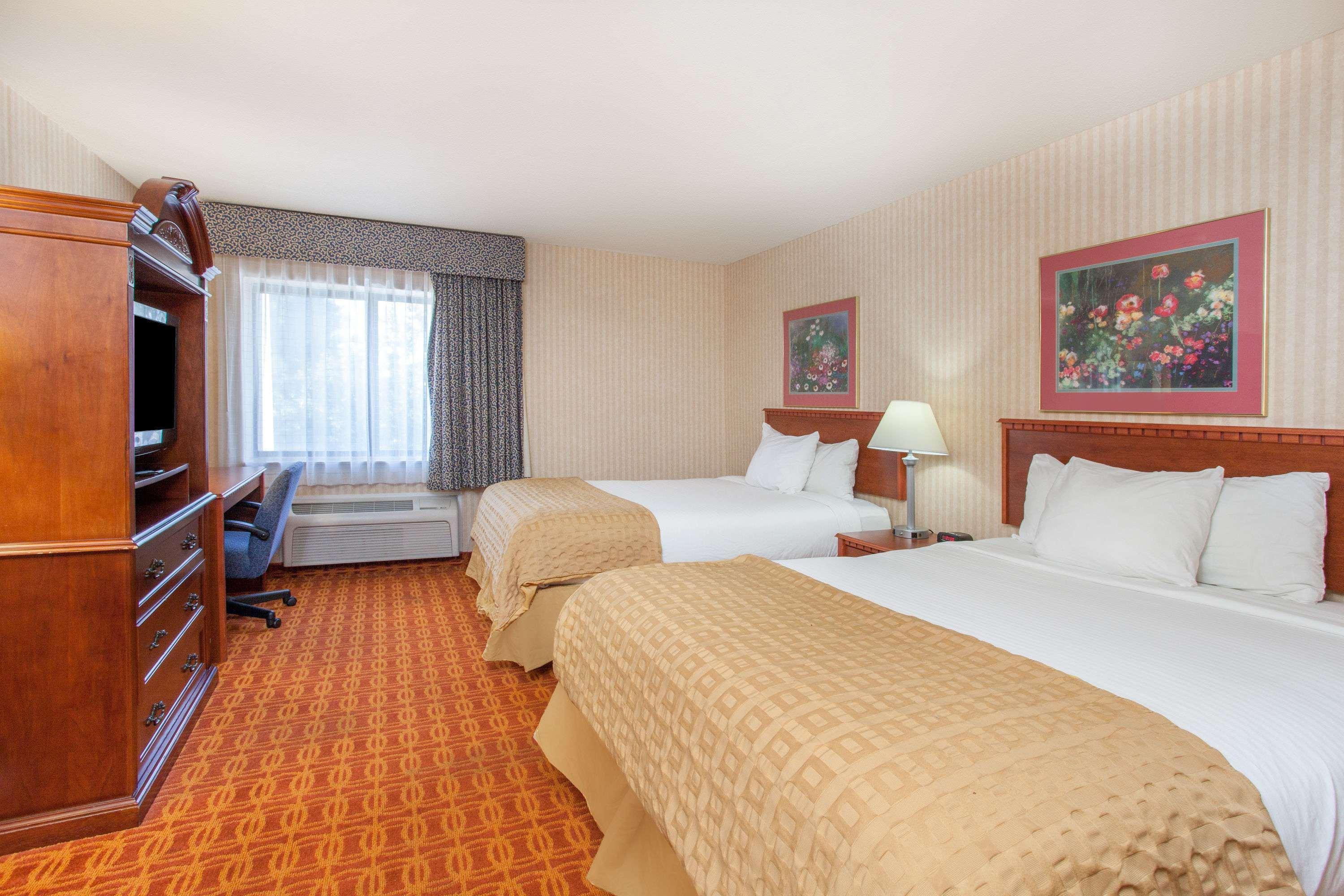 Baymont By Wyndham Detroit/Розвілл Екстер'єр фото