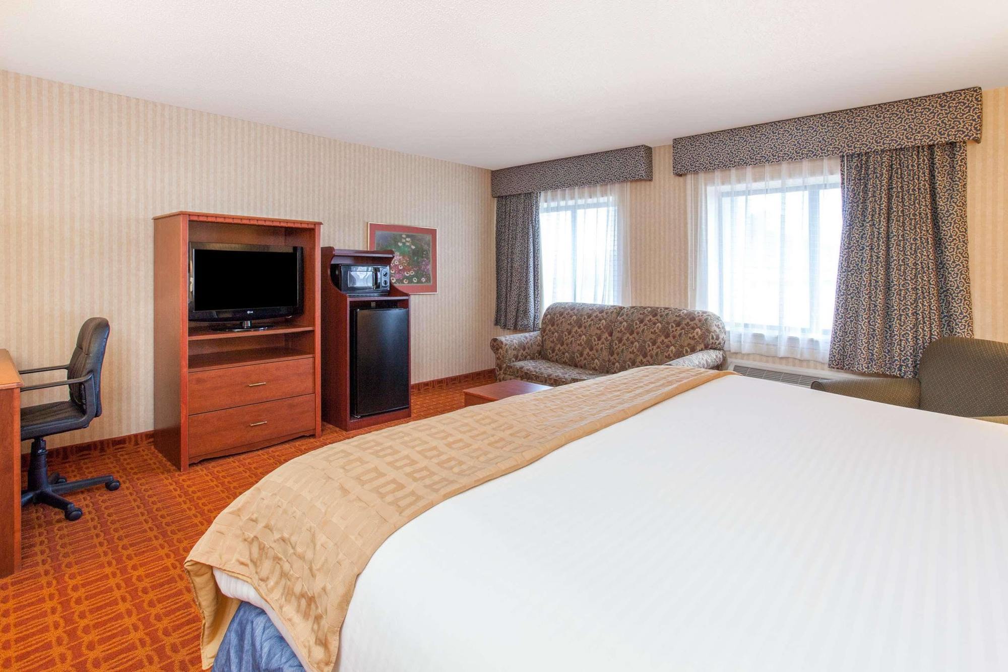 Baymont By Wyndham Detroit/Розвілл Екстер'єр фото